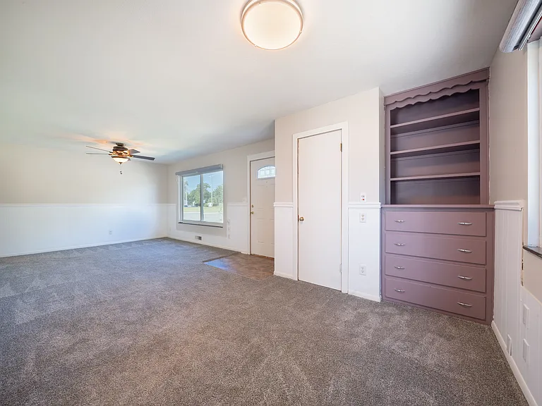 3118 S McLean Blvd — Photo 8