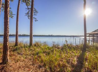 2806 Edgewater Dr, Niceville, FL 32578