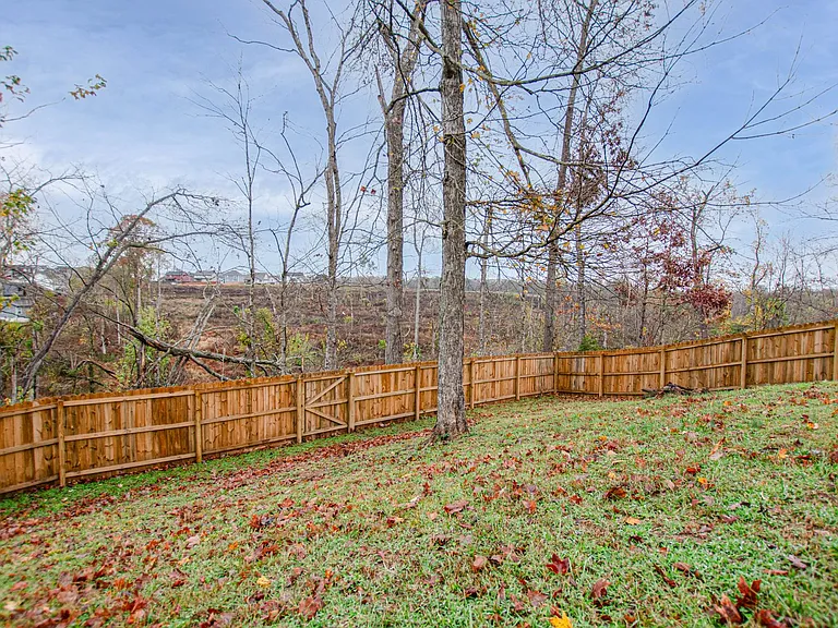 125 Whitehall Dr — Photo 25