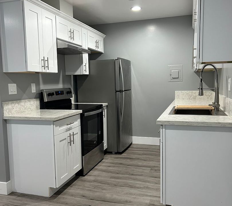 2nd image of 622 S Broadway #10