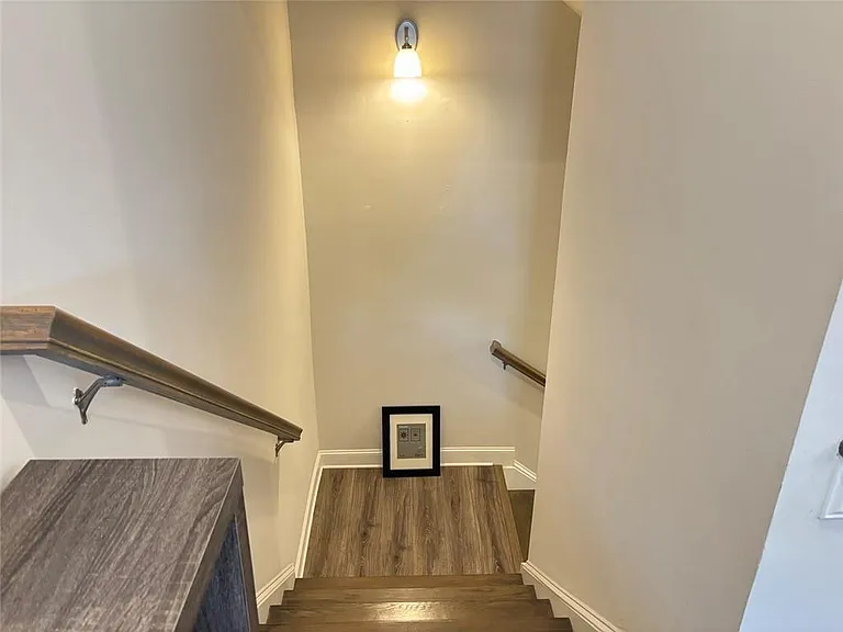 7866 Laurel Crest Dr — Photo 3
