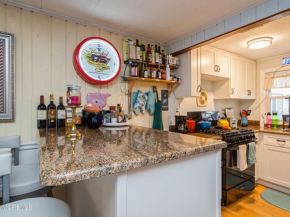 5th image of 25 E 23rd Street #2