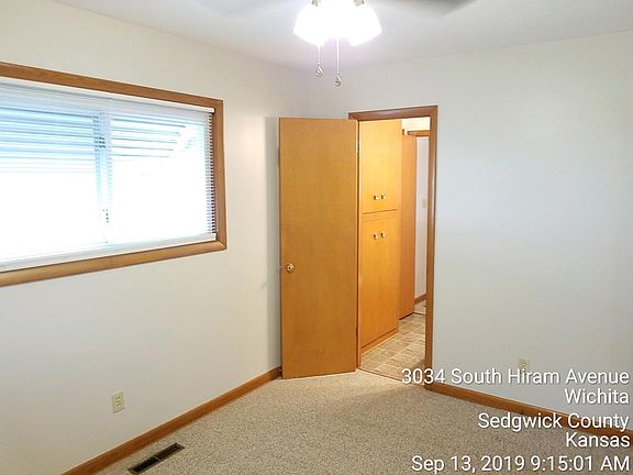 3rd image of 3039 S Hiram Ave