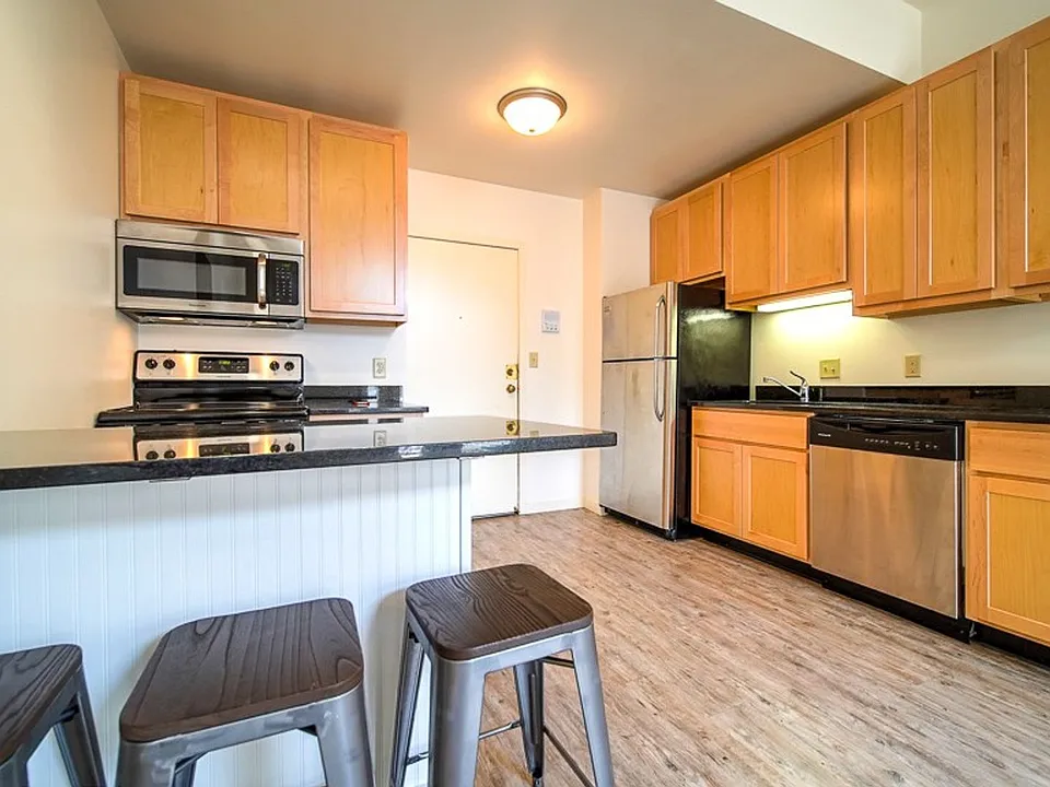 237 W Lakelawn Pl