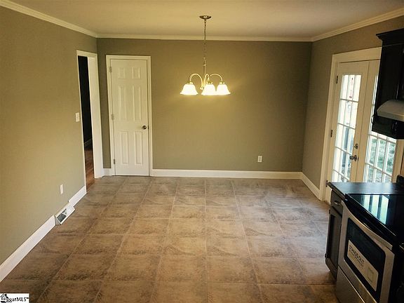 2nd image of 17 Woodleigh Dr