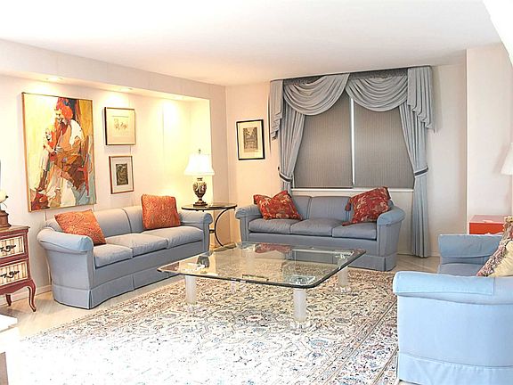 3rd image of 26910 Grand Central Pkwy APT 30W