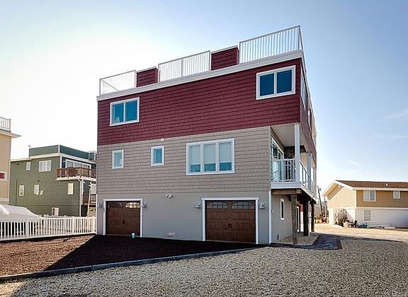 4th image of 310 15th Street