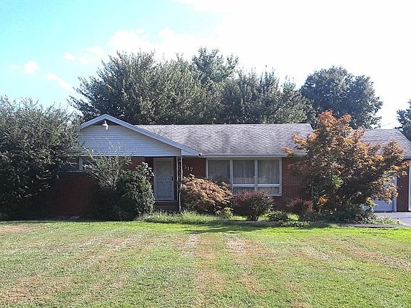 3rd image of 317 Eastview Dr