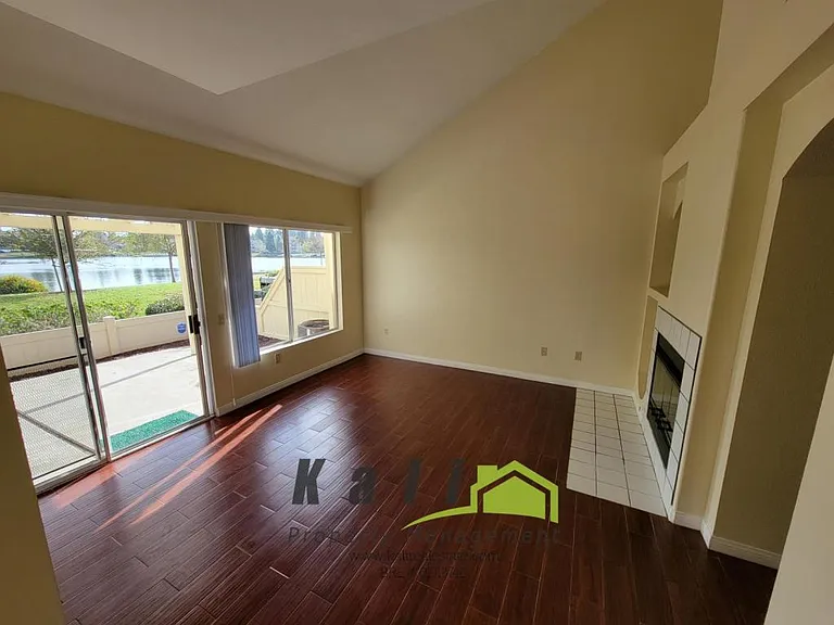 2096 Northshore Dr #C — Photo 8