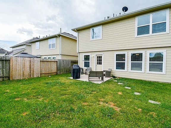 5th image of 1146 Crestmont Place Loop