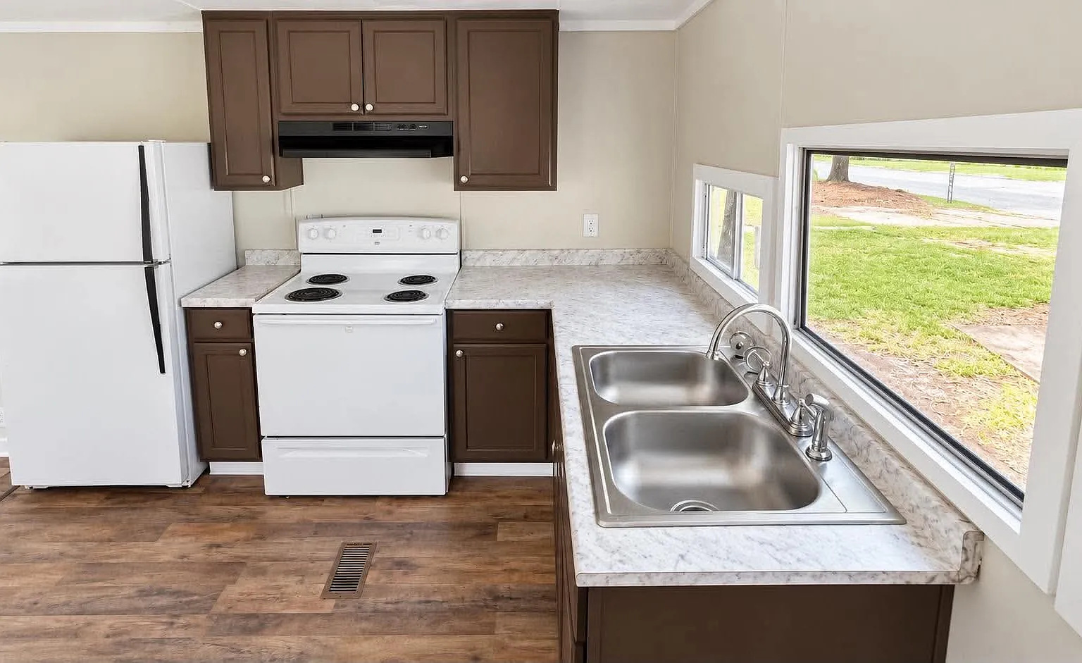 2 bed, 750 sqft, $999 — Photo 3