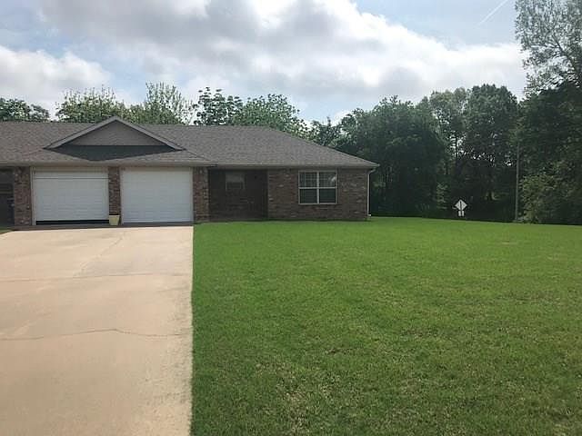 1st image of 300 Abbey Ct