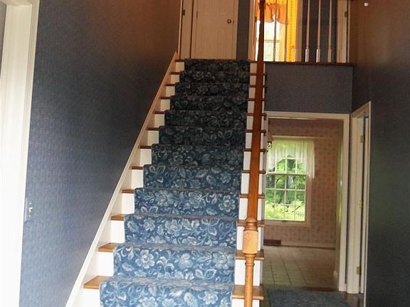 2 STORY FOYER