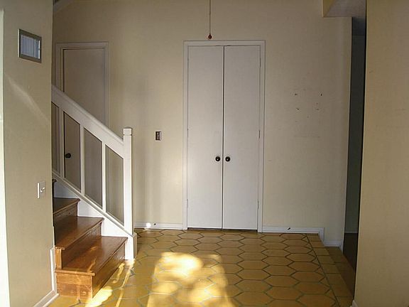 2nd image of 50 Sugarberry Cir