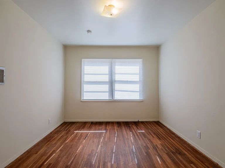 1506 S. Catalina Residences — Photo 10