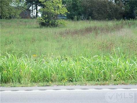 2nd image of 117 Chuck Sanders Rd