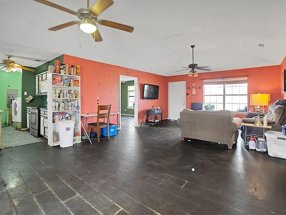 3rd image of 1549 Highland Acres Dr