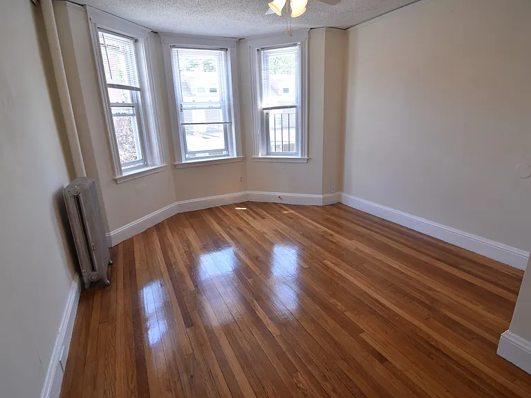5 Barrows St #4 — Photo 3