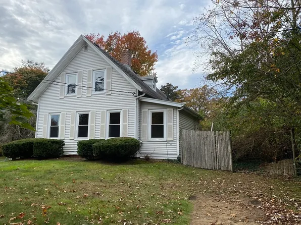 375 Salem St, Rockland, MA 02370