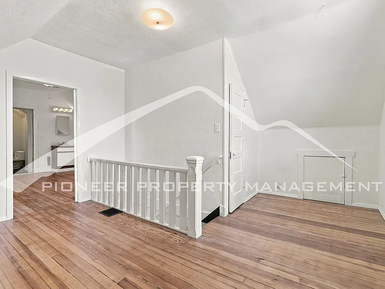 2503 Benton St — Photo 14