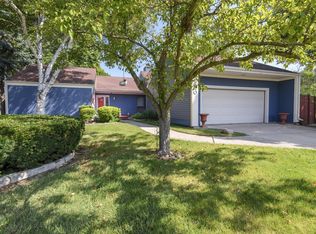 2120 Fireside Dr, Racine, WI 53402