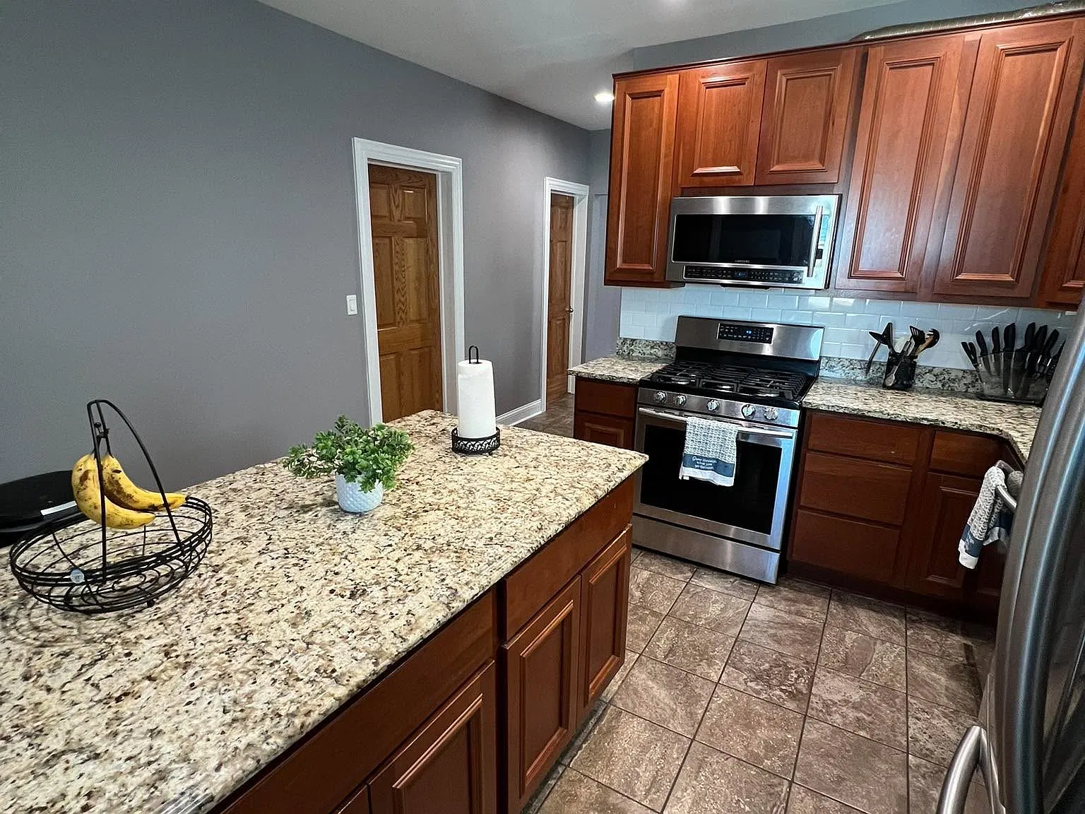 3 bed, 1386 sqft, $2,400 — Photo 4