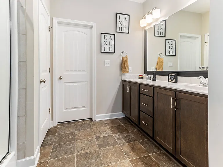 66 Kensington Dr — Photo 23