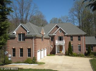 16041 Amina Dr, Burtonsville, MD 20866