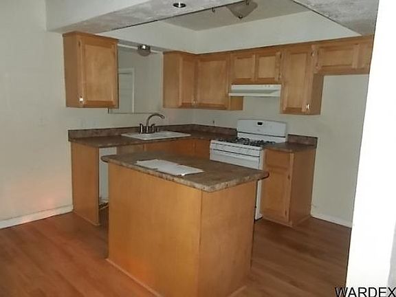 4th image of 3730 N Bond St