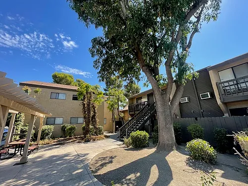 Baywood Apartments Photo 1