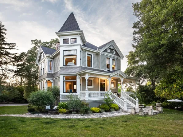 2275 Amherst St, Palo Alto, CA 94306