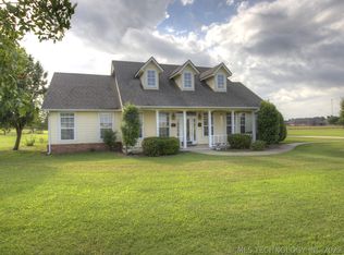 112 Chimneyrock Rd, Pryor, OK 74361