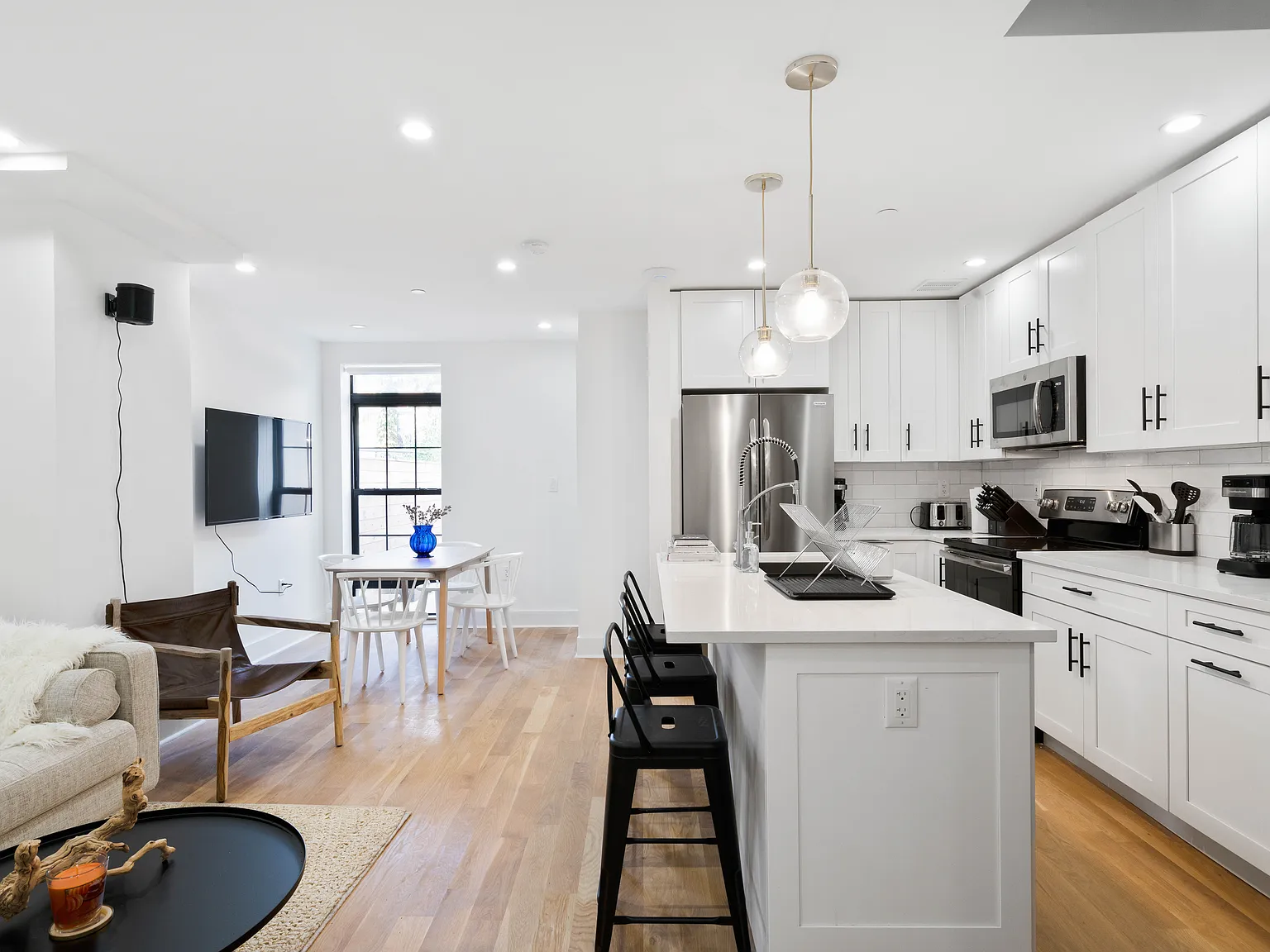 Furnished Bedroom in 10BR/4bathroom in Bedford Stuyvesant — Photo 1
