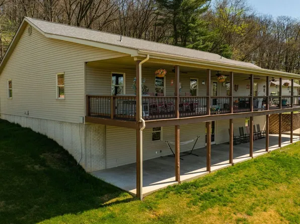 2475 Lee Cir, Syracuse, OH 45779