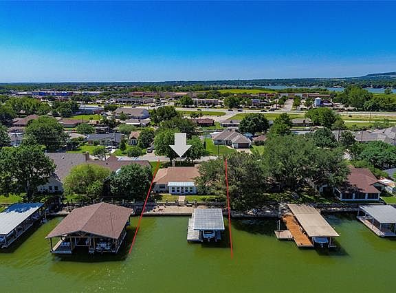 4th image of 304 Bahama Ct