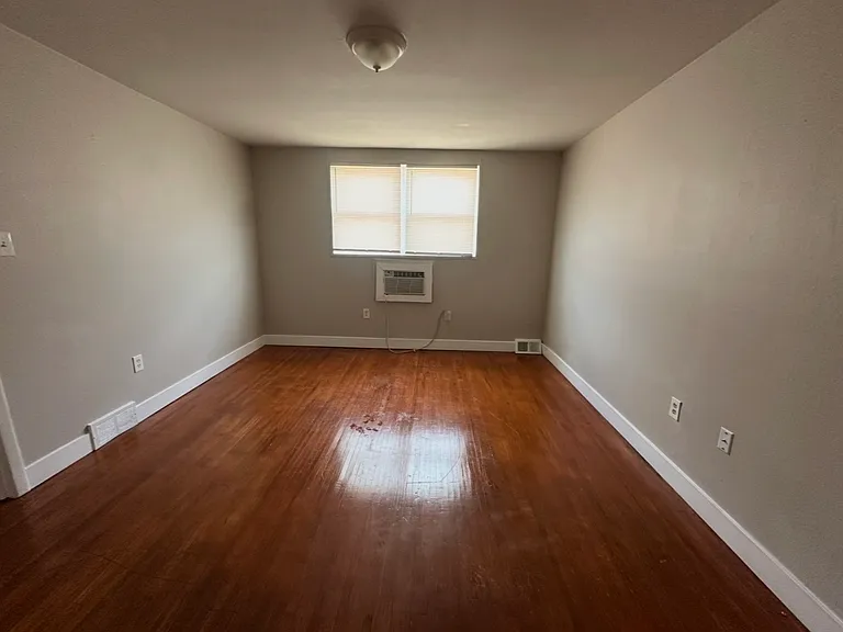 1142 E Mount Airy Ave #2 — Photo 3