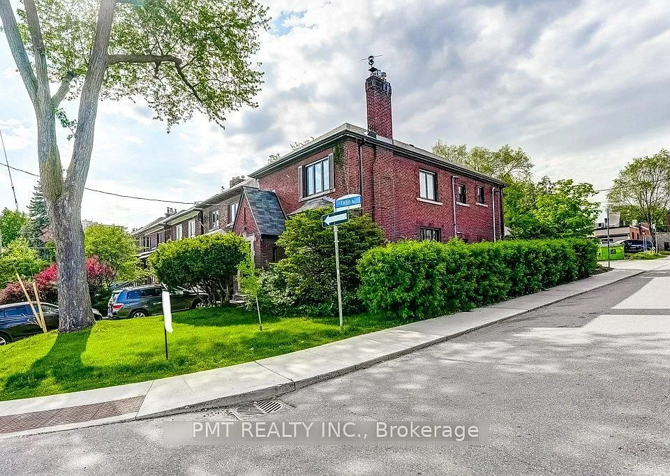 2 Larkin Ave #UPPER