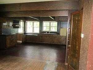 dining/kitchen area
