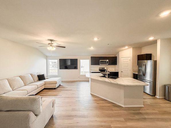 37782 W 207th Ter