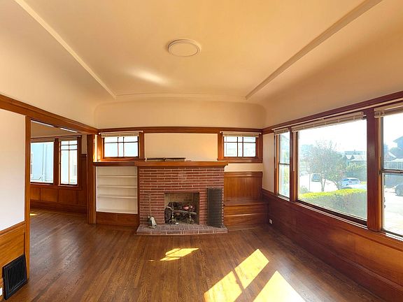 5th image of 46 Eastwood Dr