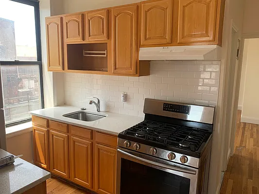 Rented by Yup Realty LLC | media 27