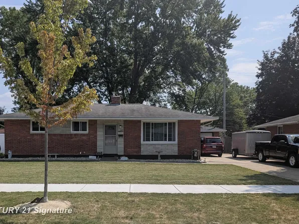 5177 Durwood Dr, Swartz Creek, MI 48473