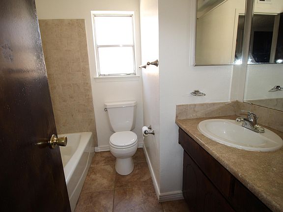 3rd image of 8411 Villanova Dr