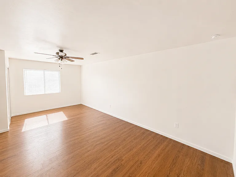5223 E Falls View Dr — Photo 18