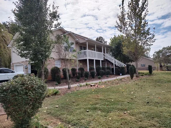 1760 Tahoe Trl, Sevierville, TN 37876