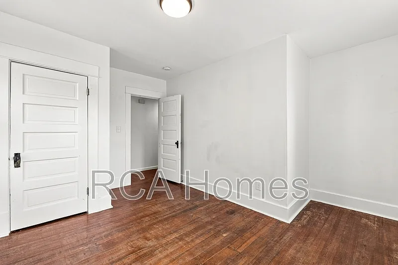 2 bed, 1.0 bath, $1,295 — Photo 4