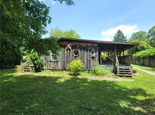 995 Barclay Hill Rd, Beaver, PA 15009