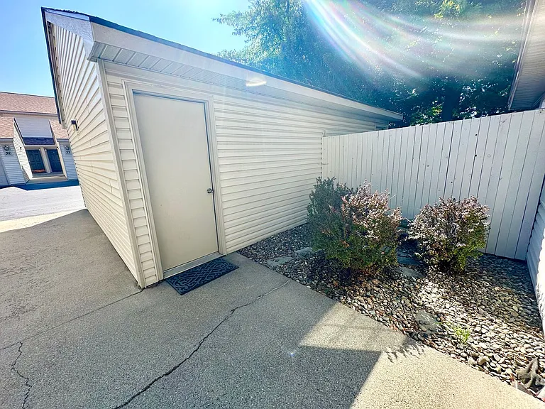 209 E 18th Ave #27 — Photo 4