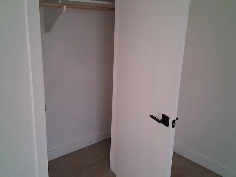 1322 W Roosevelt St #9 — Photo 6