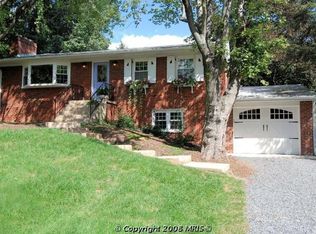 1631 Hicks Dr, Vienna, VA 22182